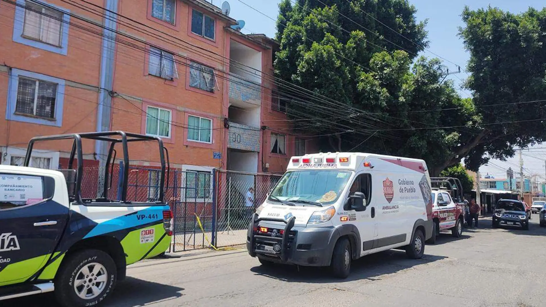 un hombre decidió quitarse la vida lanzándose desde un edificio en la junta auxiliar Ignacio Romero Vargas